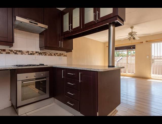 3 BEDROOM TOWNHOUSE FOR SALE IN MEYERSDAL